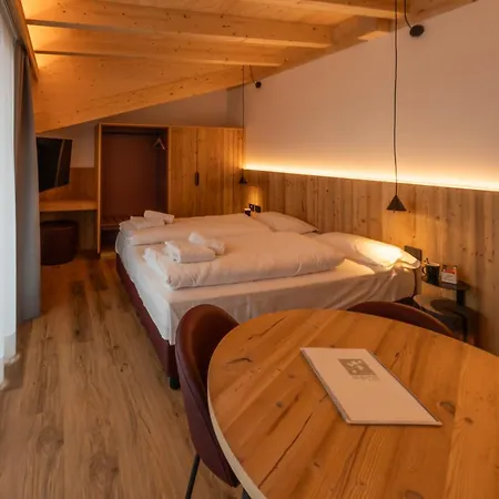 Hotel Alpino Varena Habitación foto
